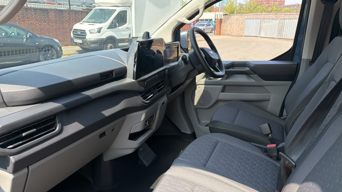 Ford Transit Custom 280 L1 Diesel Fwd 2.0 EcoBlue 136ps H1 Van Limited Auto - Image 13